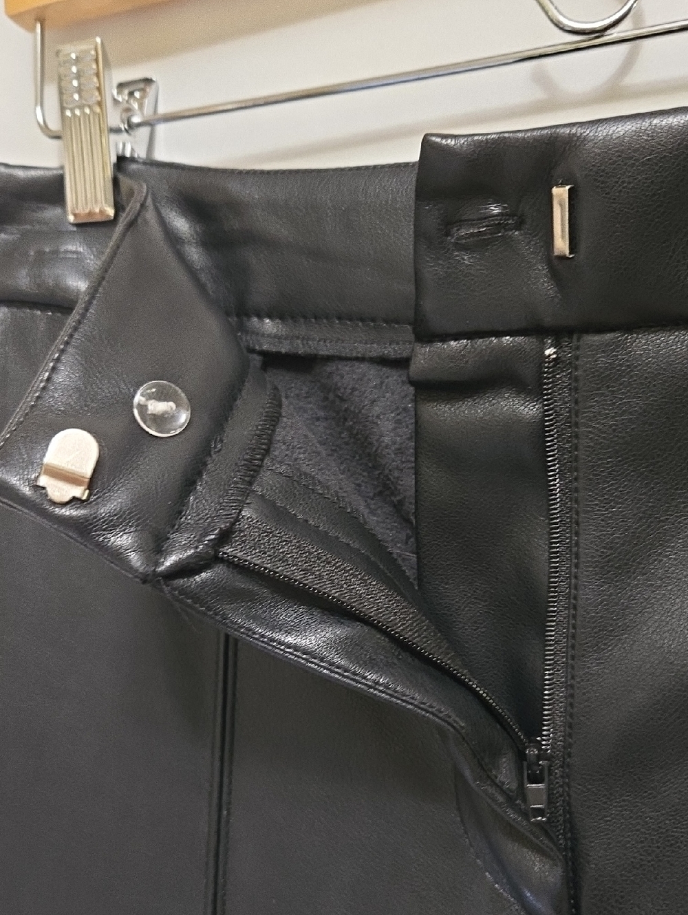 Avec Les Filles Black Faux Ever Leather‎ Wide Leg Cropped Trouser Pants Size M - Picture 8 of 11